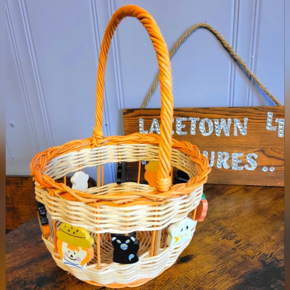 Vintage Halloween theme Woven Basket with Handle